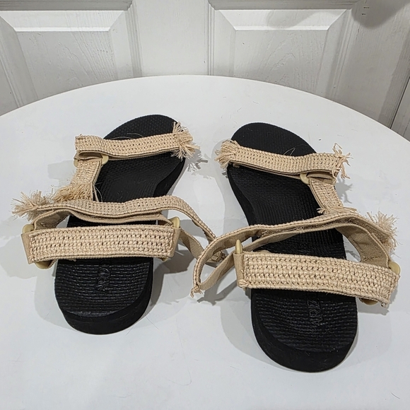 Arizona Love Raffia Sandals - Picture 5 of 5